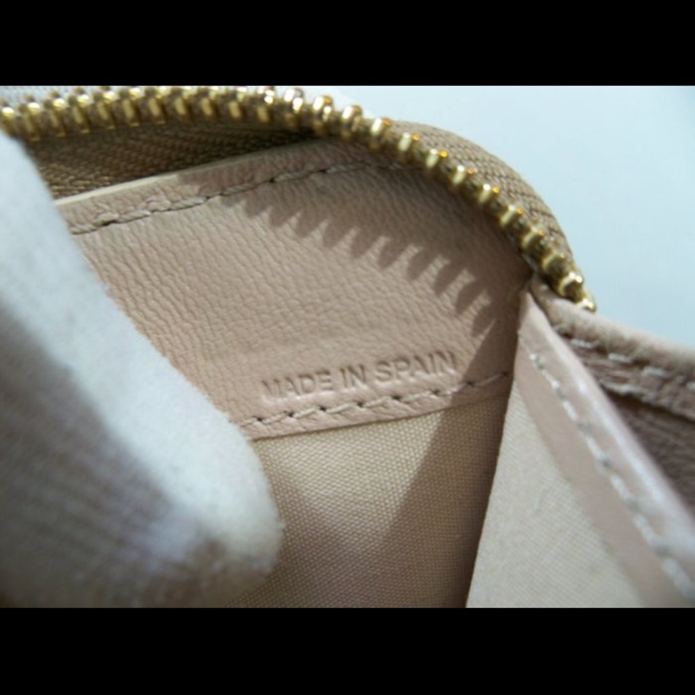 Chloe Tan Leather Zip Wallet with Gold Hardware - Picture 10 of 12